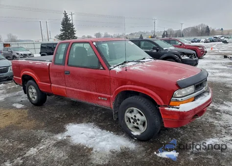 1998 Chevrolet S Truck S10 from USA, damaged, VIN 1GCDT19X4WK225212